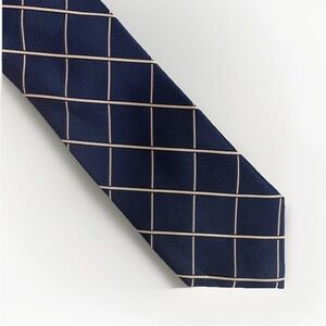 Jos A Bank Executive Collection Mens Silk Tie Navy Silver Grid Pattern 63”x3.25”